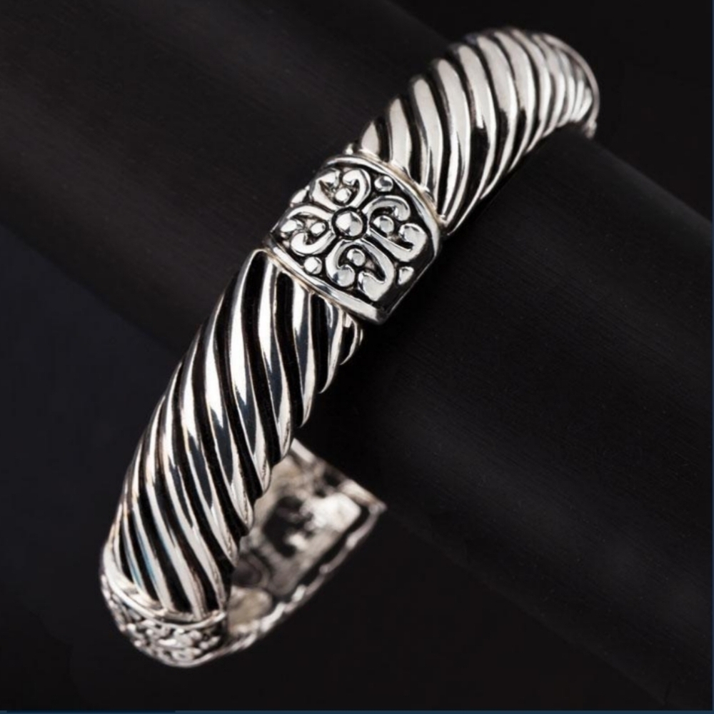 Bali-Style Swirl‎ Stretch Bangle with Antiqued-Finished Silver